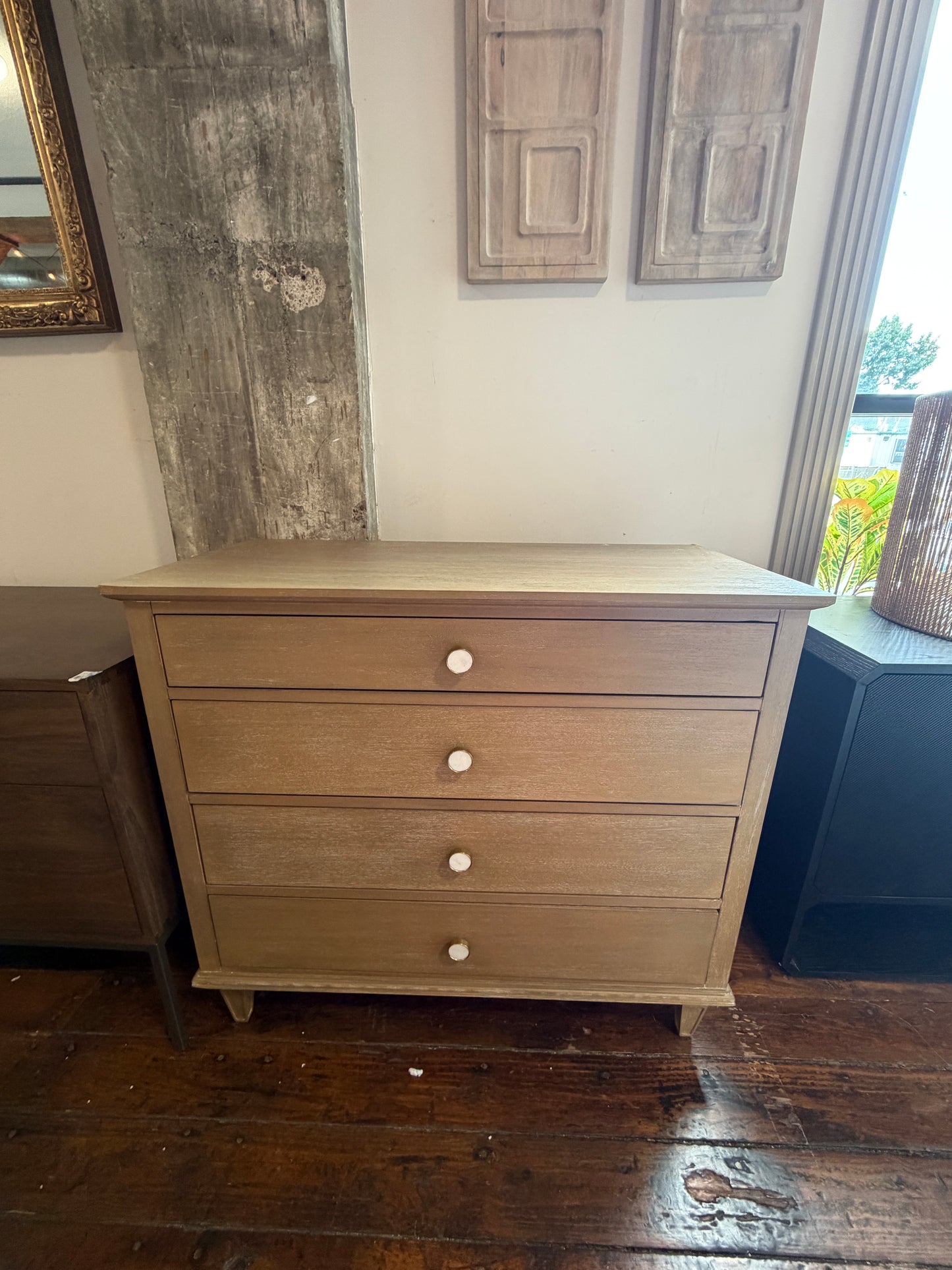 Light natural brown wood 4-drawer 40" dresser 🪴