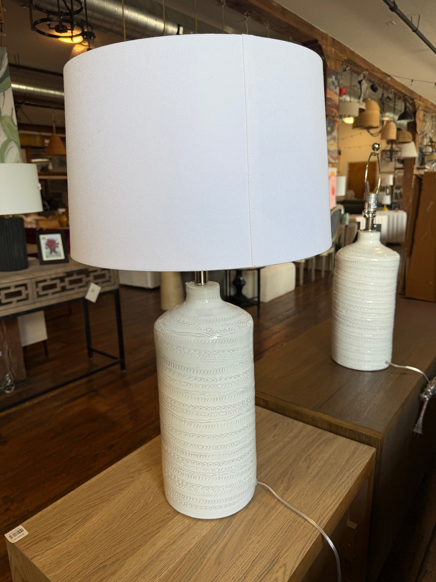 Jamie Young white ceramic table lamp 🤍