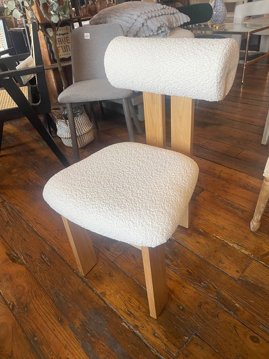 Modern elegant white boucle chair w/ wood frame 🤍