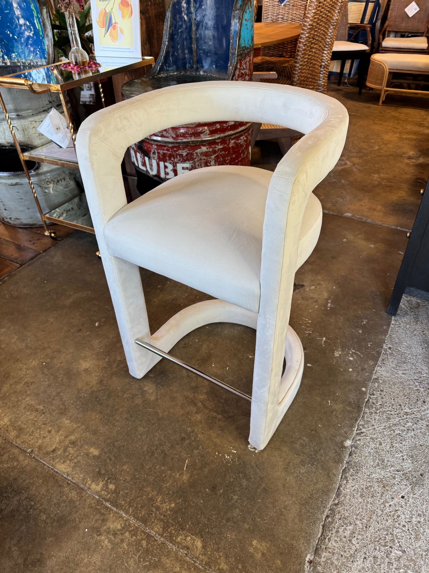 Modern velvet alabaster barstool 🍷
