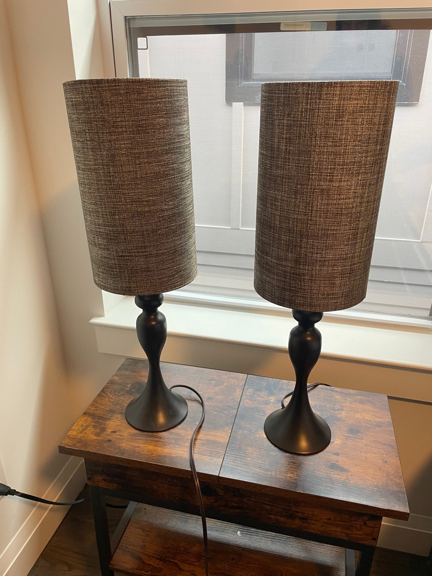 2 table lamps w/ sparkly brown shade 💡