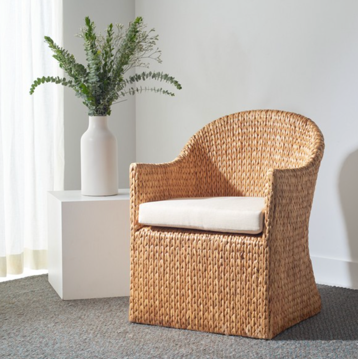 Braided water hyacinth chair 🌻