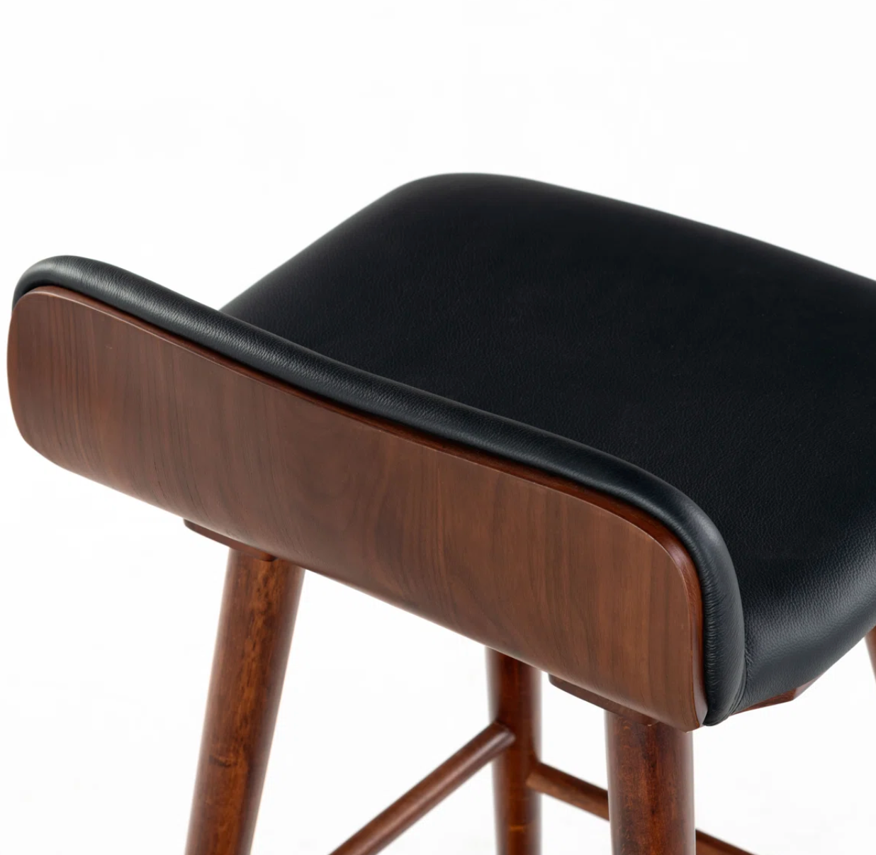 Black leather & walnut wood barstool 🥂
