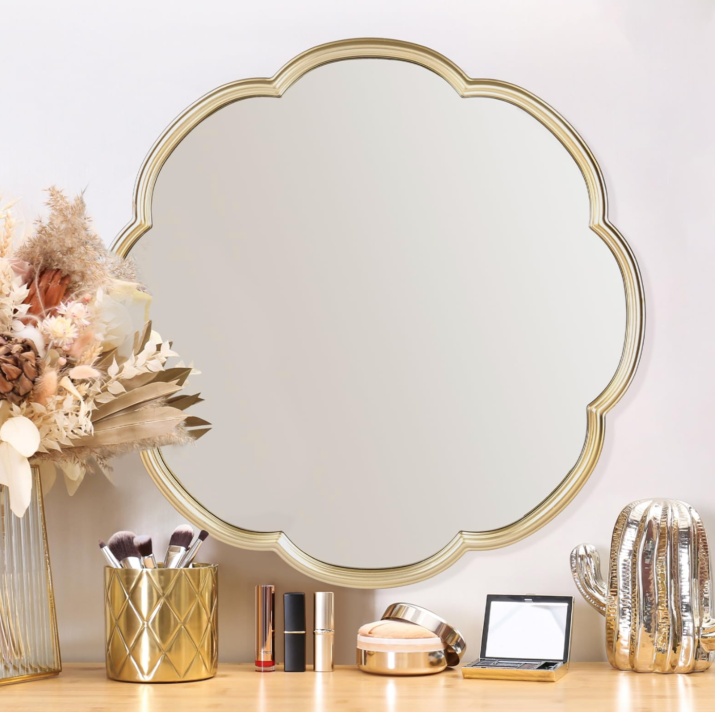 Gold 24" flower pattern scalloped round mirror 💫
