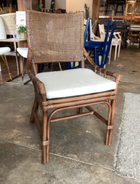 Natural wicker rattan chair w/ white cushion & high back 🌼