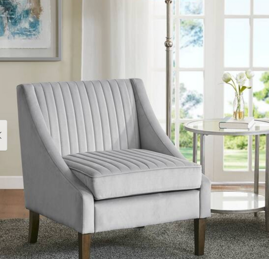 Upholstered light gray velvet tufted accent chair 🩶