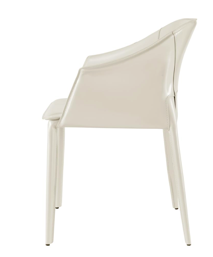 Recycled white leather armchair 🤍