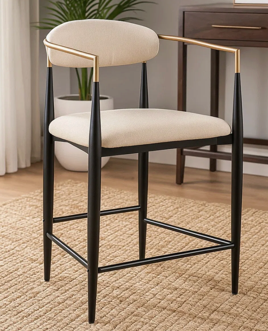 Upholstered counterheight barstool w/ black & gold frame 🥂