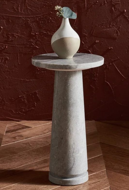 10" round white marble end table 🍷
