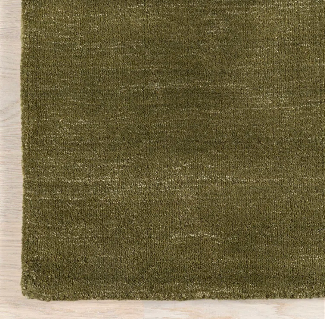 6' square speckled green wool-blend rug 🌵