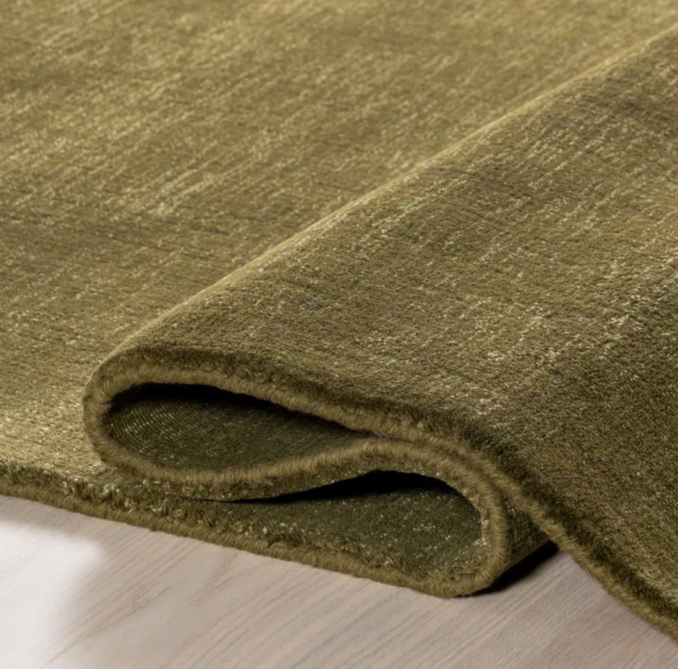 6' square speckled green wool-blend rug 🌵