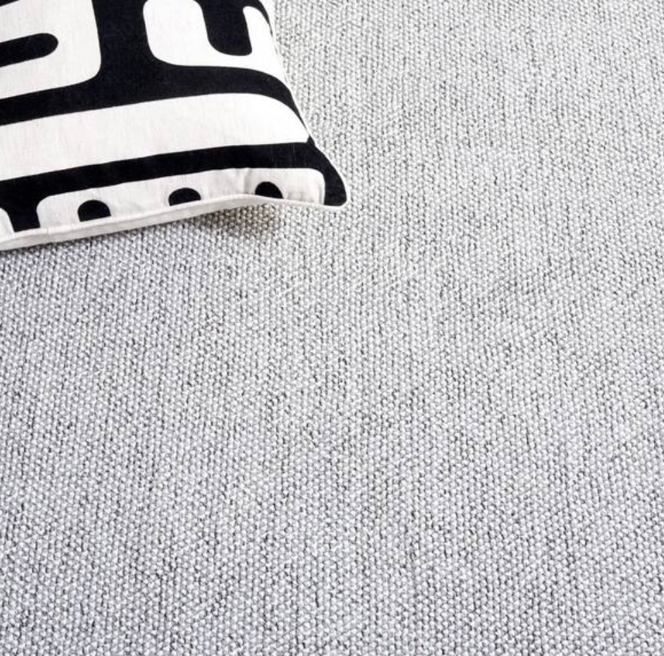 9x12 ivory/power blue loomed indoor rug 🩵