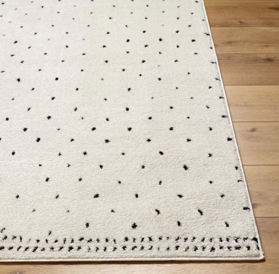 7x9 Livabliss black dots rug 🖤