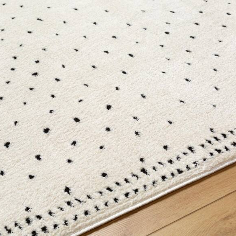 7x9 Livabliss black dots rug 🖤